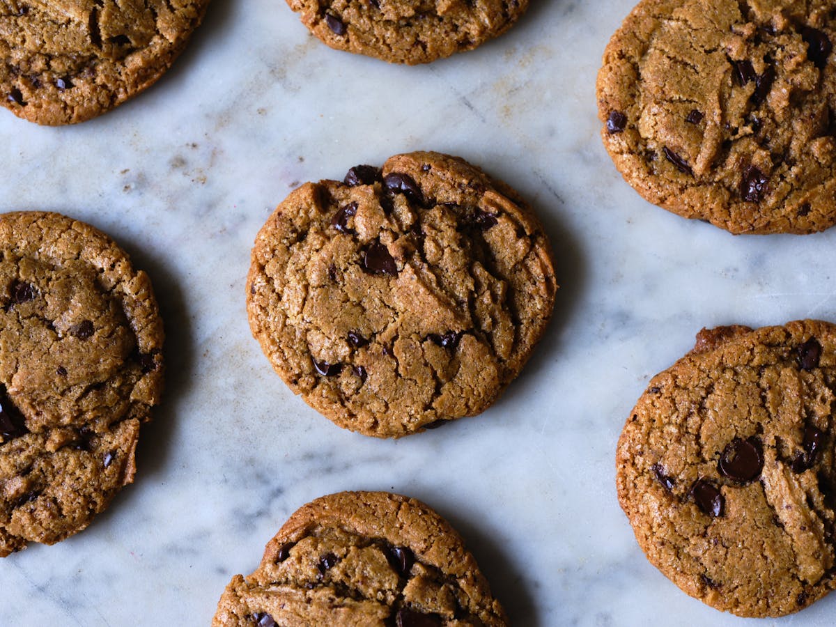 https://images.101cookbooks.com/CHICKPEA-CHOCOLATE-CHIP-COOKIES-h.jpg?w=1200&auto=compress&auto=format