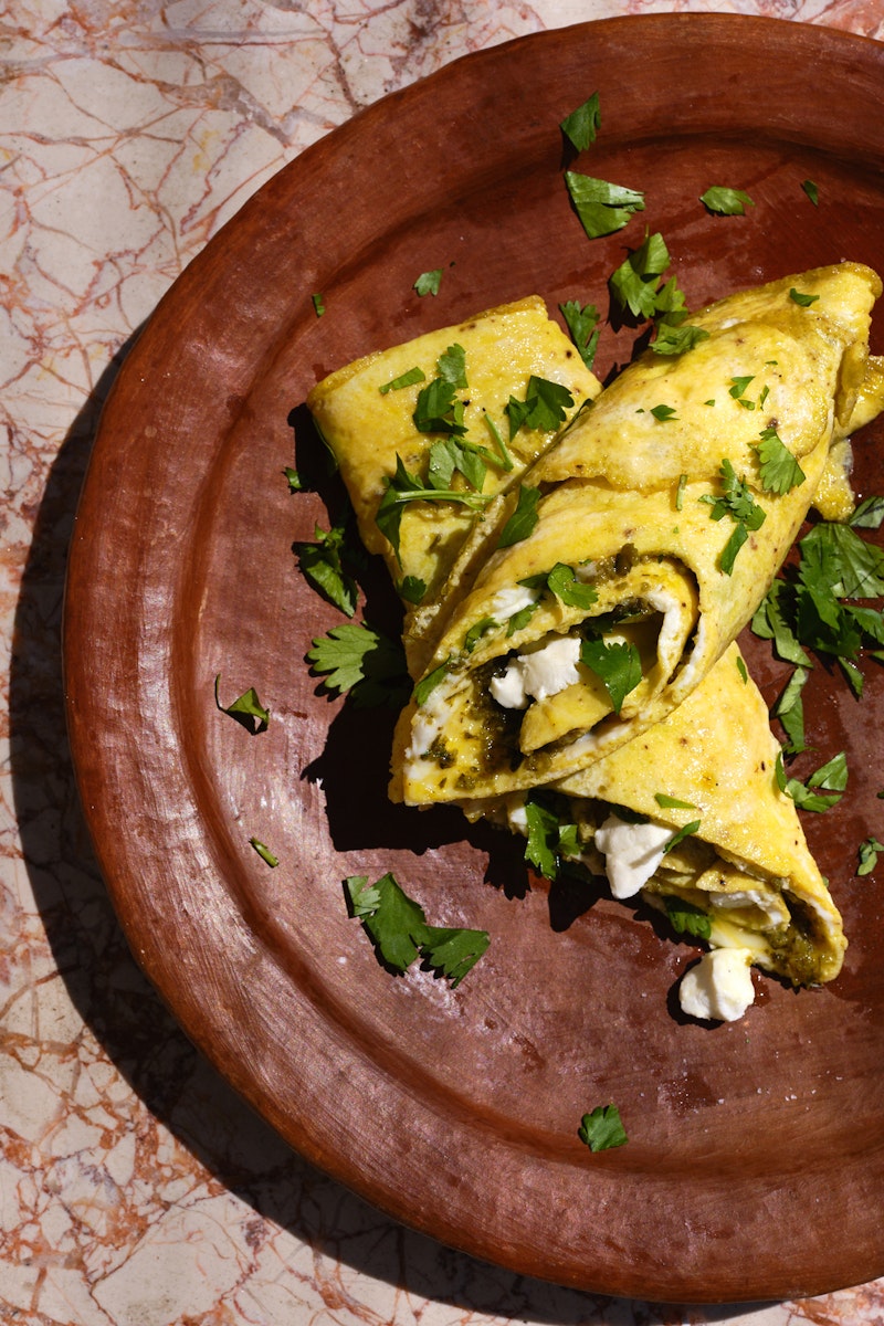 Omelette Wrap with Avocado, Tomato Salsa and Chilli Recipe