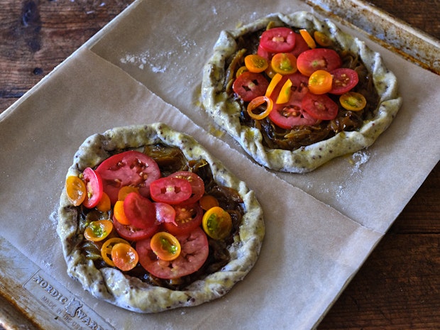 https://images.101cookbooks.com/TOMATO-TART-RECIPE-4.jpg?w=620&auto=format