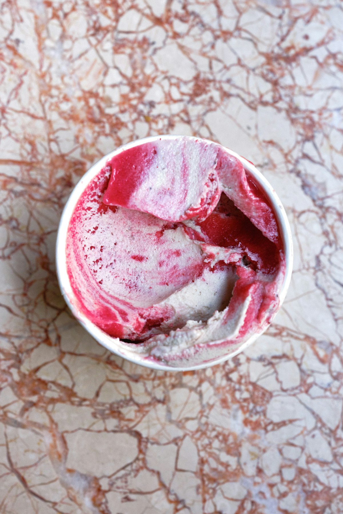 https://images.101cookbooks.com/berry-swirl-ice-cream-vegan-v.jpg?w=1200&auto=format