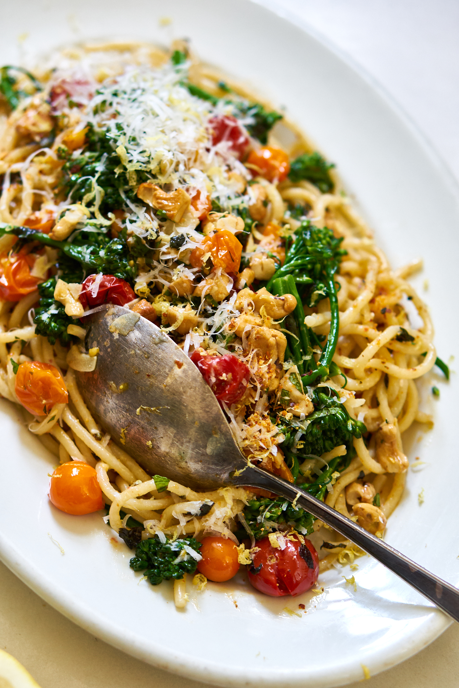 Quick Blistered Cherry Tomato Spaghetti