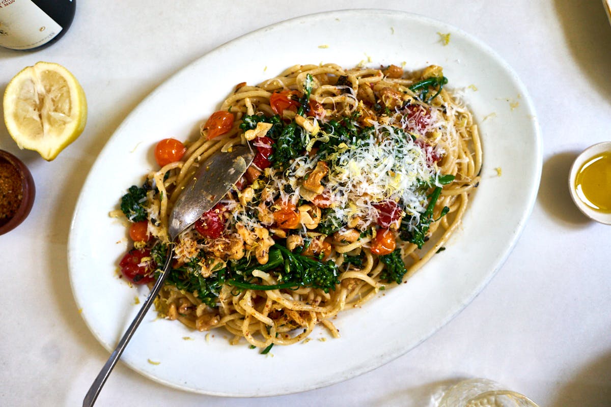 Quick Blistered Cherry Tomato Spaghetti