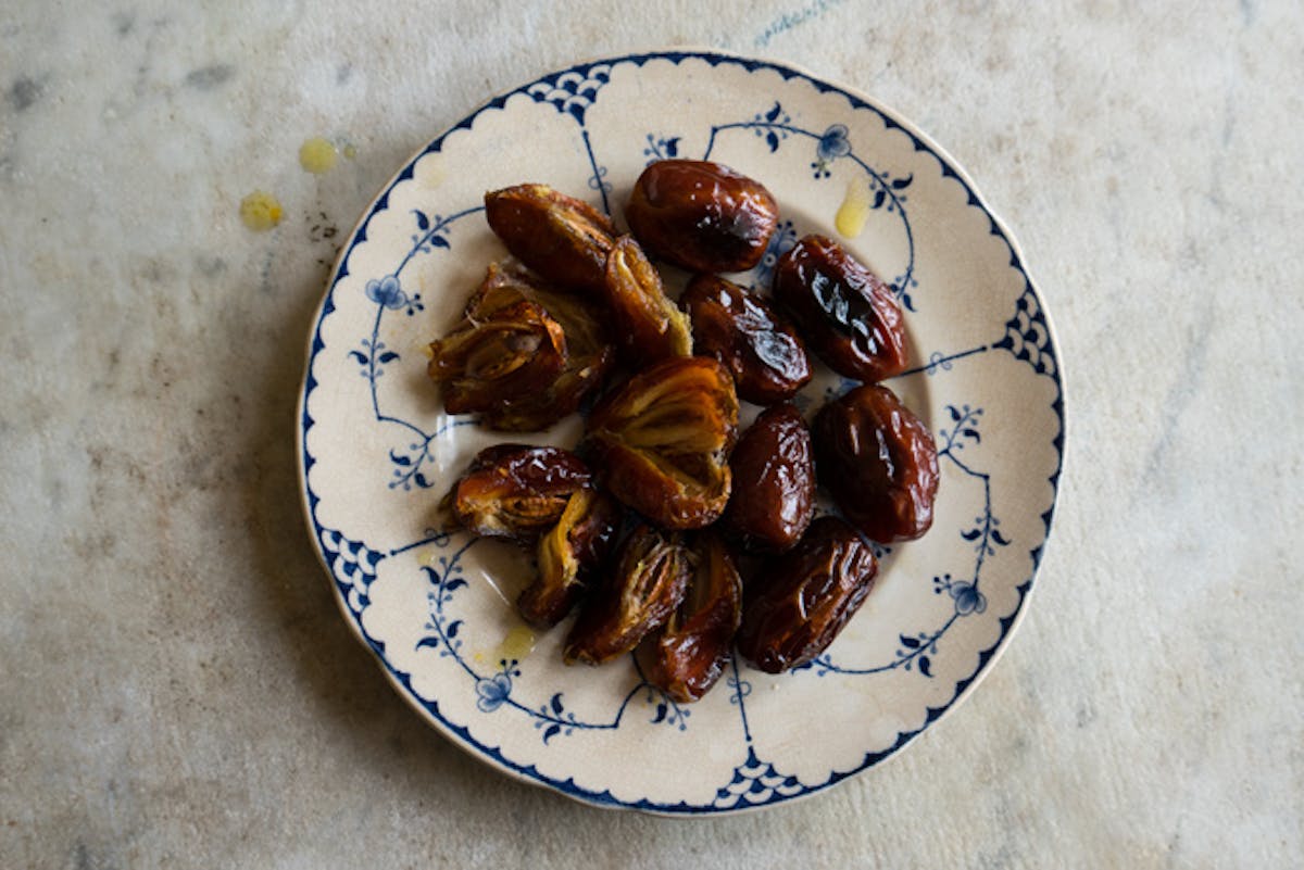 Broiled Saffron Dates