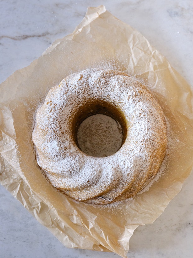 Rum Cake Dusted with Powdered Sugar