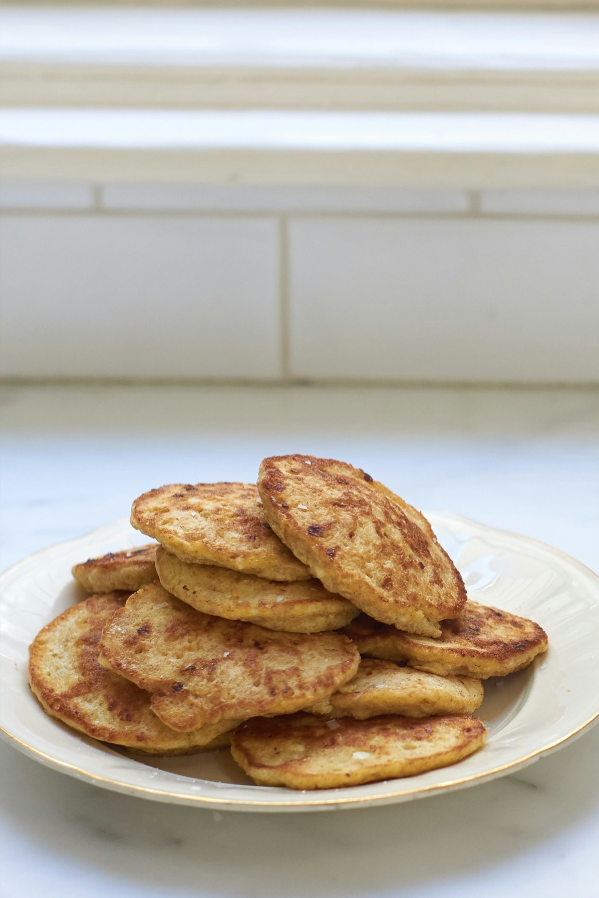 Protein Packed Oatmeal Banana Pancakes - Slender Kitchen