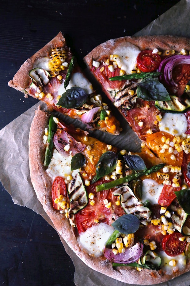 13 Grilled Pizza Ideas for this Weekend