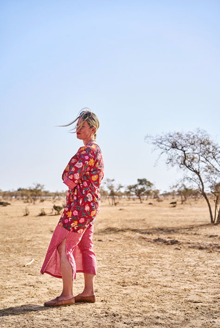 Heidi Swanson in Rajasthani desert photographed by Andrea Gentl