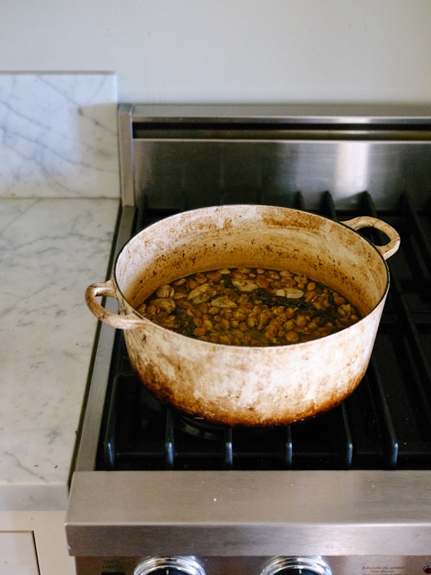 Cómo cocinar frijoles tiernos, cremosos y casi perfectos