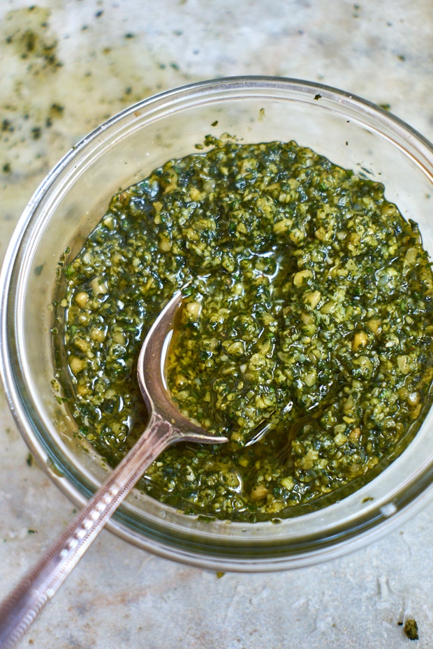 How to make pesto like an Italian grandmother