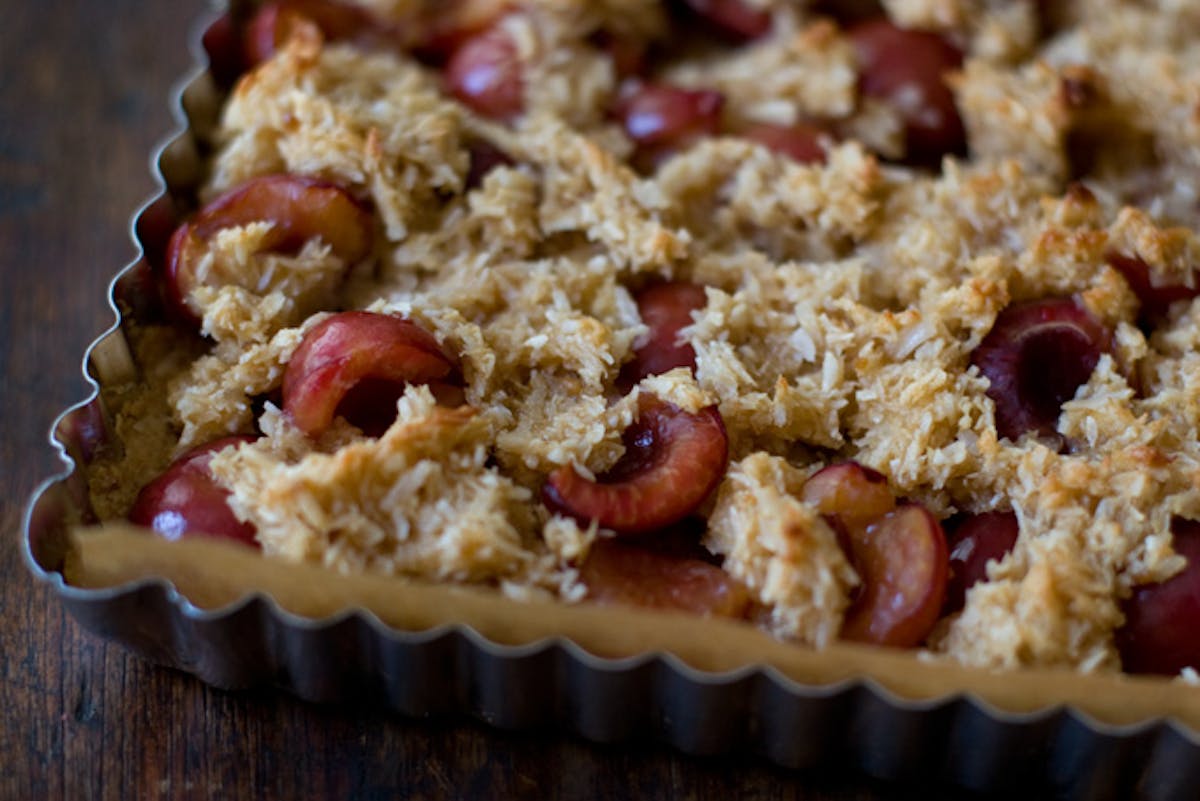 Macaroon Cherry Tart