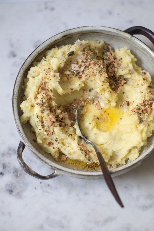 Mashed potatoes with saffron-garlic butter