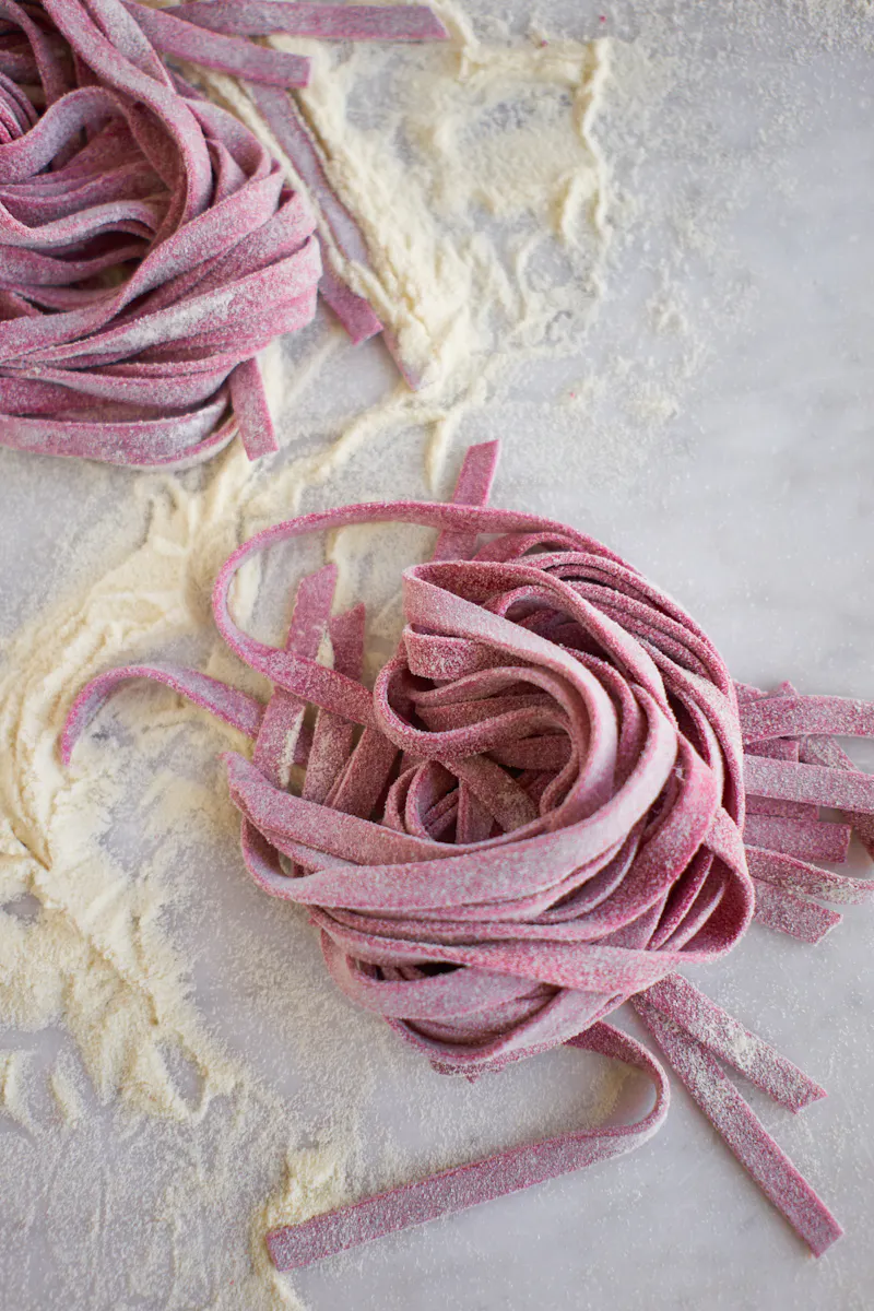 Eenvoudige bietenfettuccine