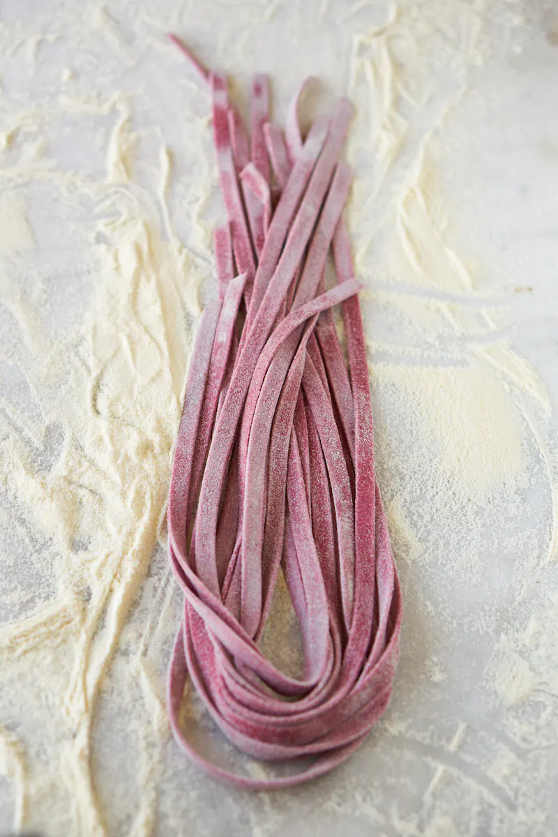Eenvoudige bietenfettuccine