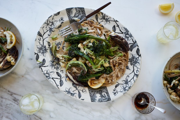 Spicy tahini noodles