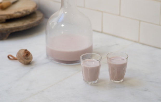 Homemade Strawberry Almond Milk Recipe