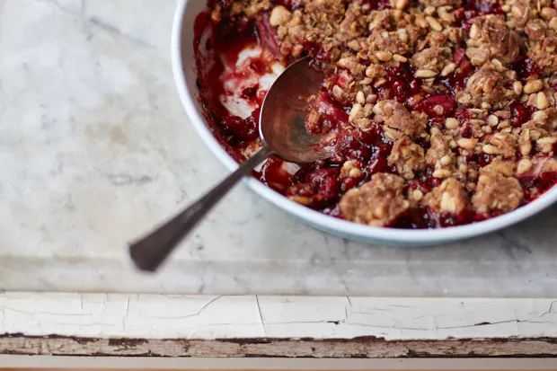 Strawberry Rhubarb Crumble