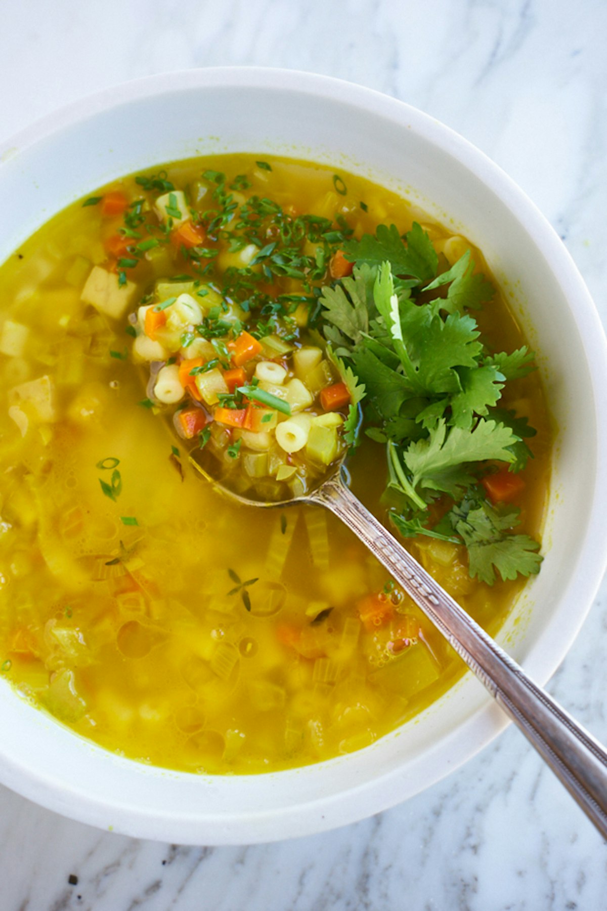 10 Minute Vegetable Noodle Soup – Beat The Budget